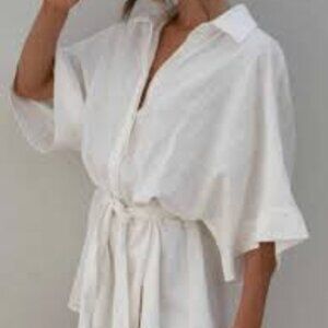 White Short Sleeve Belted Romper – Size M